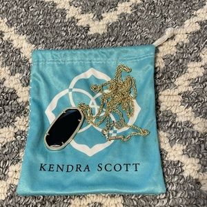 Kendra Scott necklace